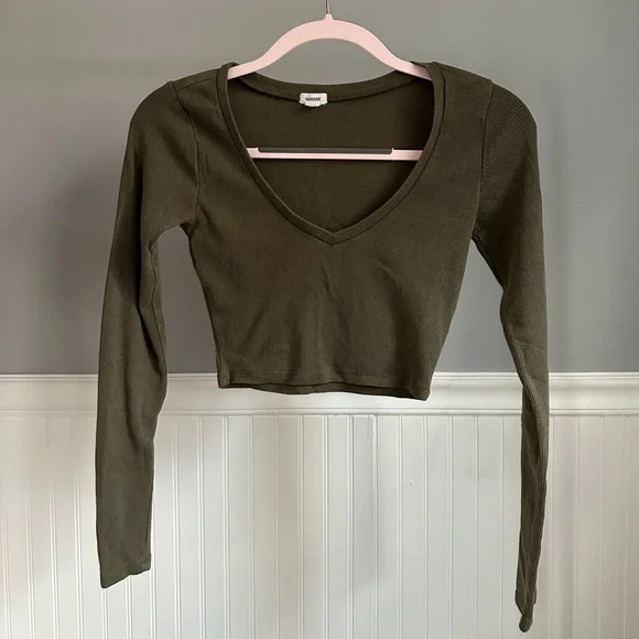 Garage long sleeve cropped V neck top. - Picture 2 of 3